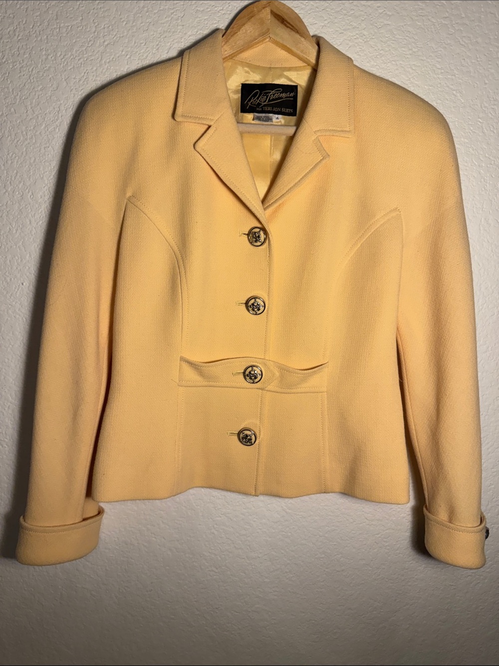 Rickie Freeman for Teri Jon Pastel Yellow 100% Wool Blazer Jacket Size 4 hmmmm